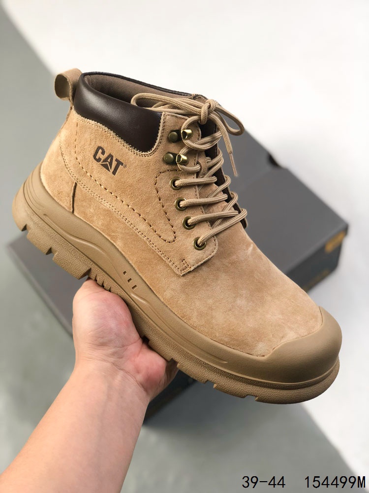 🈴️ 💰230
CAT FOOTWEAR/ CAT 卡特工装 高帮休闲复古潮鞋系列 新款潮鞋 专治各种不帅 鞋身轻便 舒适性相当不错 ⚠#头层小牛皮 橡胶大底 上身随意搭配 百看不厌 
尺码：如图
ID:154499M