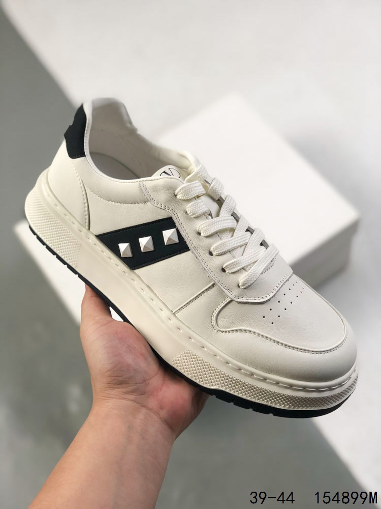 💰250
公司级✅ 华伦天奴 VALENTINO奢侈品鞋靴男VLOGO PACE 低帮休闲运动板鞋
尺码:39-44
ID:154899M