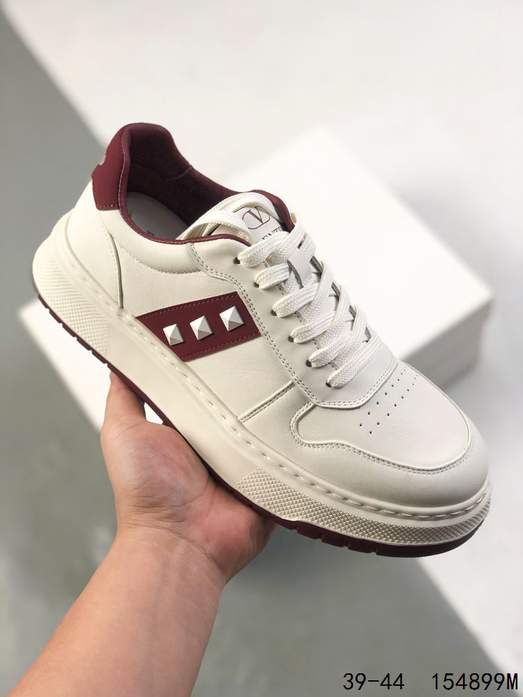 💰250
公司级✅ 华伦天奴 VALENTINO奢侈品鞋靴男VLOGO PACE 低帮休闲运动板鞋
尺码:39-44
ID:154899M