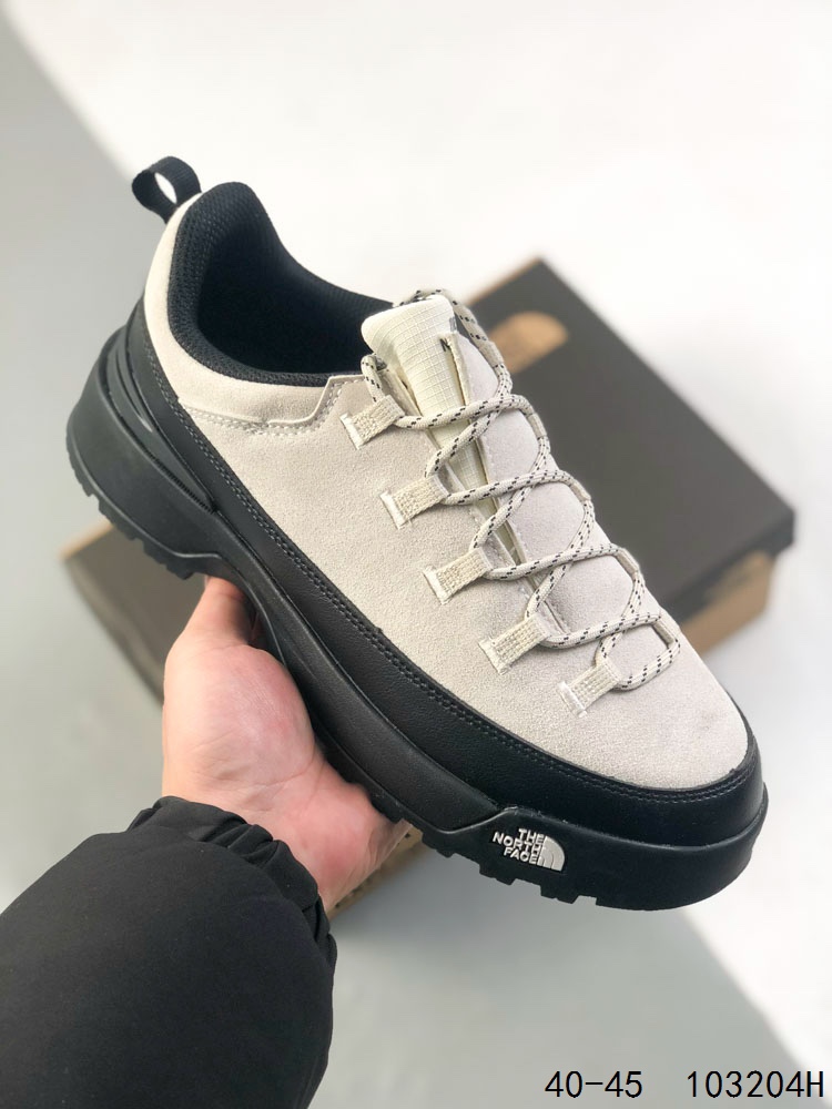 🈴️ 💰170
【公司级】THE NORTH FACE北面男鞋25春夏户外轻便透气舒适防滑休闲营地鞋板鞋 毛毛虫 复古百搭厚底增高运动板鞋 轻巧、柔软、温暖、灵活。居家室内一脚蹬休闲面包鞋采用尼龙帆布鞋面材质#外置轻量PU鞋底❗毛毛虫鞋的设计灵感来源于其独特的外观，鞋身采用柔软的材料，提供极佳的舒适度。鞋底设计考虑了抓地力，适合各种户外活动。此外，该鞋还具有良好的透气性，即使在长时间穿着下也能保持脚部干爽‌‌。
码数：40-45
ID：103204H