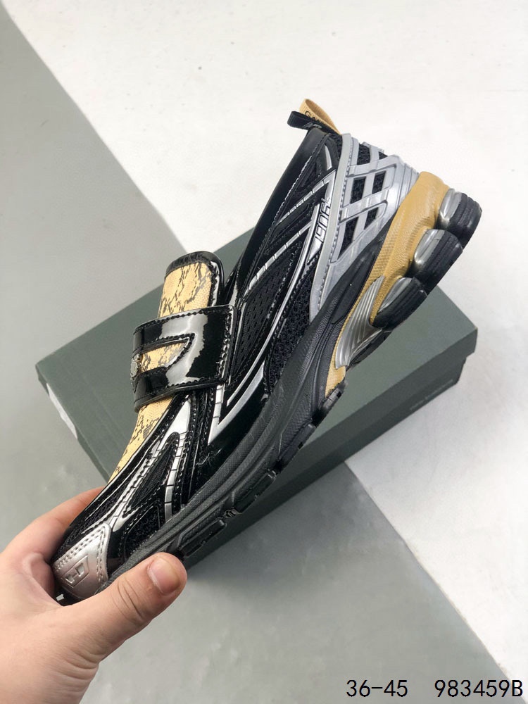 💰180
公司级带半码!
新百伦 New Balance 1906L 一脚蹬缓震乐福鞋款 厚底增高百搭运动休闲鞋。New Balance 话题十足的乐福鞋款 1906L(1906 Loafer)正式迎来全新配色款式,全鞋设计上换上全新色调配置,搭配典型的网眼鞋面和雾面皮革覆盖层,增加透气性与运动感,鞋舌下方加入一个 N 字标志,最后搭载 1906 规格缓震气垫鞋底,兼具舒适脚感与便利的穿脱特性。#HB球鞋#
货号:U1906LGA
尺码:如图
ID:983459B