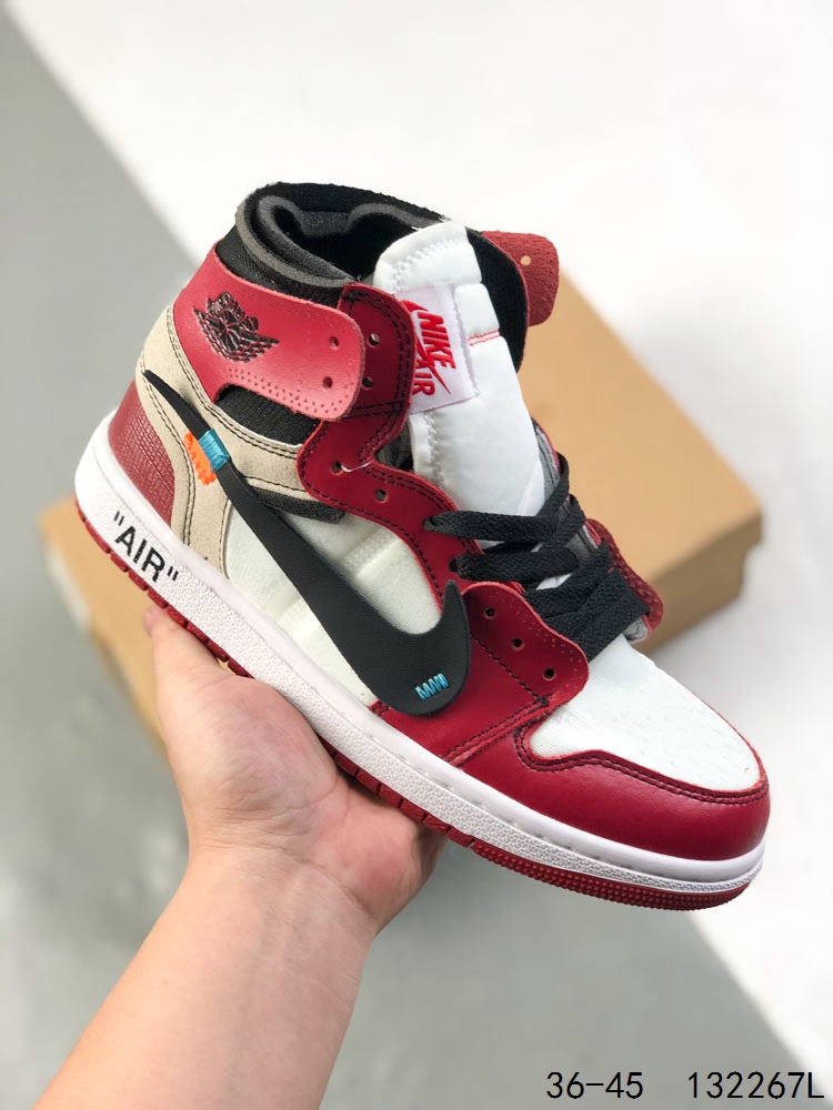 💰130  
Air Jordan 1 x Off-White " The ten Chicago" OW联名AJ1乔1 芝加哥 高帮文化篮球鞋 AA3834-101 国内头部一线大厂OG出品 原鞋开发 鞋面网纱、后跟港宝等大部分材料 均采购来自原厂  针车孔深度 间距 侧边外露海绵 极致还原 所有模具原鞋拆解开发 打造市售最强版本  复刻程度评估 与原鞋匹配高达 95%以上 高端零售外贸专供品质
ID：132267L