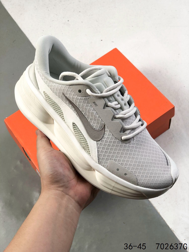 💰150
公司级 ! Nike Comfort Ride Easy On 新款缓震运动休闲跑步鞋
该鞋款采用透气的网布构建鞋面，并搭配Nike EasyOn Tailgate后跟设计保证穿脱便利。细节处除了一贯的侧身Swoosh、品牌徽标外，鞋款还注有前沿的EVA物料提升功能性。
ID：702637G