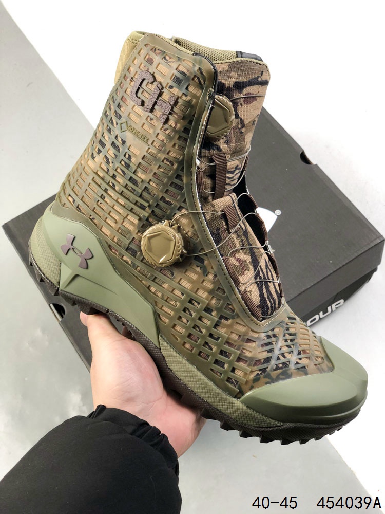 💰220
Under Armour/CY安德玛 高帮登山鞋 码制采用网眼针织合成革与TPU嵌片搭配组合鞋面，搭载革新性UA Flow缓震科技大底安德玛 UAHOVR CG REACTOR CT 
尺码：看图所示
编码：454039A