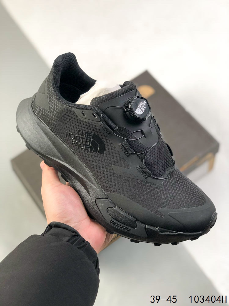 🈴️ 💰190
【公司级】THE NORTH FACE北面男鞋25春夏户外轻便透气舒适防滑休闲营地鞋板鞋 毛毛虫 复古百搭厚底增高运动板鞋 轻巧、柔软、温暖、灵活。居家室内一脚蹬休闲面包鞋采用尼龙帆布鞋面材质#外置轻量PU鞋底❗毛毛虫鞋的设计灵感来源于其独特的外观，鞋身采用柔软的材料，提供极佳的舒适度。鞋底设计考虑了抓地力，适合各种户外活动。此外，该鞋还具有良好的透气性，即使在长时间穿着下也能保持脚部干爽‌‌。
码数：39145
ID：103404H