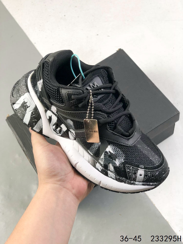 💰180
埃米尔amiri鞋王一博dunk休闲透气男女新款板鞋春夏情侣同款运动鞋。在近两年最火的Skel-top-low-sneakers,成为了Amiri的又一大标志。在高帮大火后,迅速推出了低帮。不仅做工与面料非常优秀,也有很多种颜色供大家选择。这双鞋真的太帅了。虽然和a1-dunk很像。但是感觉真的不一样。AMIRI对产品的材质十分讲究力求用最好材质和工艺来制作产品。鞋面是头层牛皮➕透气孔组合而成,鞋帮侧面骨头采用两张牛皮面贴合处理 。
尺码:如图
编码:233295H