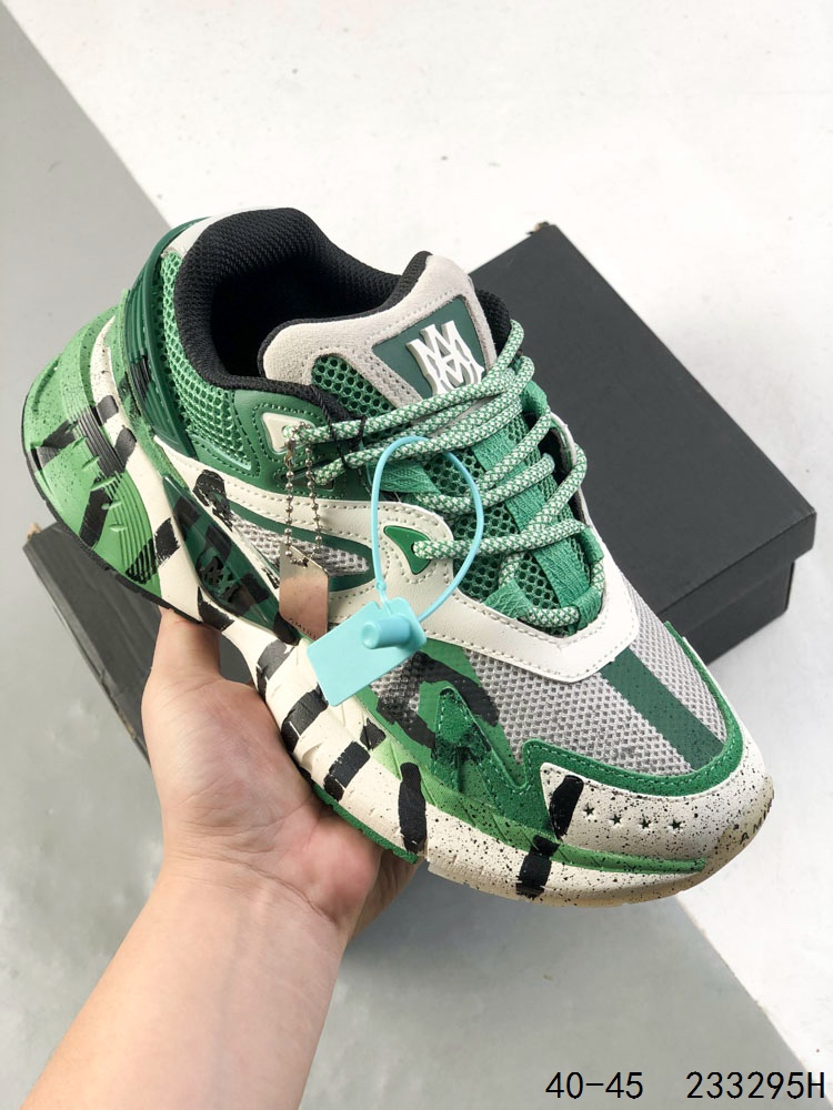 🈴️ 💰180
埃米尔amiri鞋王一博dunk休闲透气男女新款板鞋春夏情侣同款运动鞋。在近两年最火的Skel-top-low-sneakers,成为了Amiri的又一大标志。在高帮大火后,迅速推出了低帮。不仅做工与面料非常优秀,也有很多种颜色供大家选择。这双鞋真的太帅了。虽然和a1-dunk很像。但是感觉真的不一样。AMIRI对产品的材质十分讲究力求用最好材质和工艺来制作产品。鞋面是头层牛皮➕透气孔组合而成,鞋帮侧面骨头采用两张牛皮面贴合处理 。
尺码:如图
编码:233295H