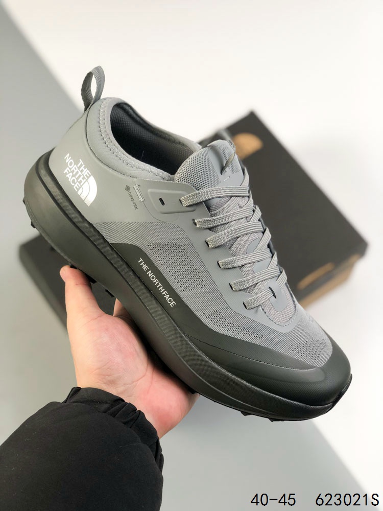 💰170
【公司级】户外老爹运动鞋 The North Face 北面厚底增高跑步鞋 北脸男女同款老爹鞋 护脚踝登山鞋 透气织物鞋面 户外耐磨徒步鞋 。具有出色的抓地力和稳定性，在户外越野中勇往直前！回弹性中底具有出色的缓震效果，高性能大底，强力抓地，从容应对多种地形！
码数:  40-45
ID：623021S