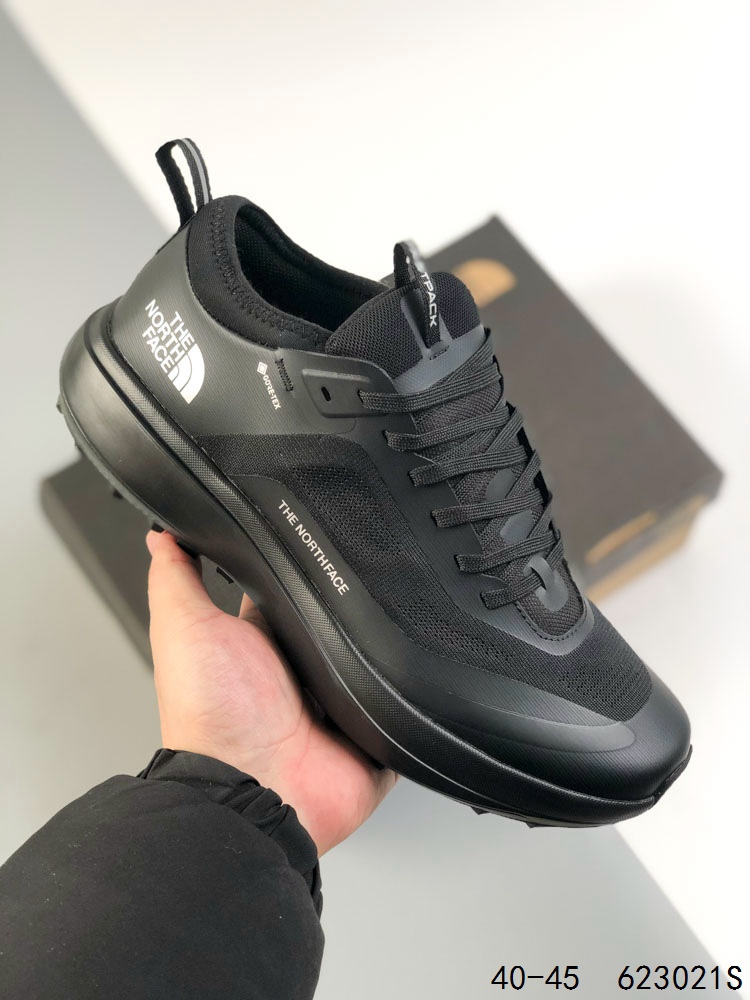 💰170
【公司级】户外老爹运动鞋 The North Face 北面厚底增高跑步鞋 北脸男女同款老爹鞋 护脚踝登山鞋 透气织物鞋面 户外耐磨徒步鞋 。具有出色的抓地力和稳定性，在户外越野中勇往直前！回弹性中底具有出色的缓震效果，高性能大底，强力抓地，从容应对多种地形！
码数:  40-45
ID：623021S