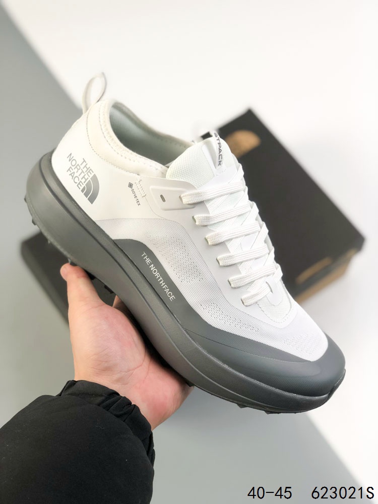 💰170
【公司级】户外老爹运动鞋 The North Face 北面厚底增高跑步鞋 北脸男女同款老爹鞋 护脚踝登山鞋 透气织物鞋面 户外耐磨徒步鞋 。具有出色的抓地力和稳定性，在户外越野中勇往直前！回弹性中底具有出色的缓震效果，高性能大底，强力抓地，从容应对多种地形！
码数:  40-45
ID：623021S