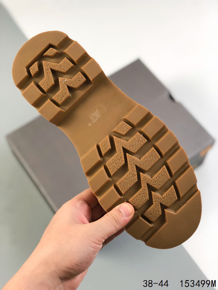 💰190
CAT FOOTWEAR/ CAT 卡特工装 高帮休闲复古潮鞋系列 新款潮鞋 专治各种不帅 鞋身轻便 舒适性相当不错 ⚠#头层小牛皮 橡胶大底 上身随意搭配 百看不厌
尺码:如图
ID:153499M