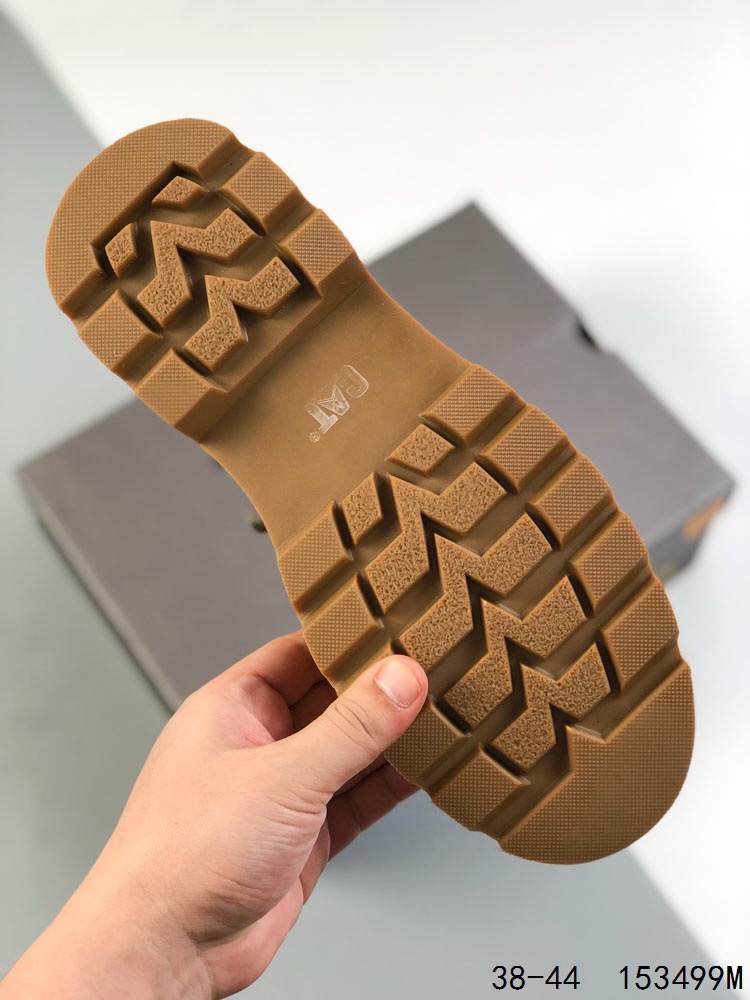 💰190
CAT FOOTWEAR/ CAT 卡特工装 高帮休闲复古潮鞋系列 新款潮鞋 专治各种不帅 鞋身轻便 舒适性相当不错 ⚠#头层小牛皮 橡胶大底 上身随意搭配 百看不厌
尺码:如图
ID:153499M