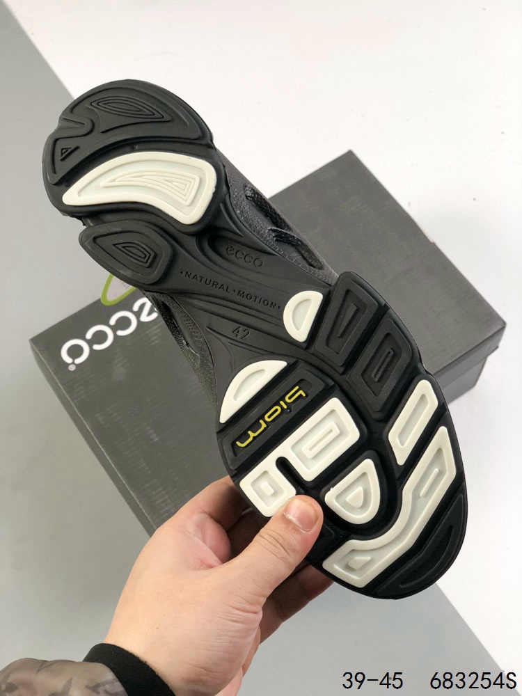 🈴️ 💰180
ECCO爱步 百搭休闲款跑步休闲鞋 精选鞋面走线工整 清晰质感 原单品质 采用ECCO家族工艺 高端时尚 简约大气 防滑舒适 时尚运动
码数: 如图
ID:683254S