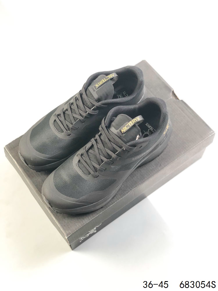 🈴️ 💰170
公司级！Arcteryx KONSEAL LT W  始祖鸟 户外运动跑步鞋
此款鞋采用近几年比较流行的版型设计，外观时尚大气，鞋底采用耐磨的材质，穿上它，让您在平时生活和工作中都会感觉到舒适的体验
ID：683054S