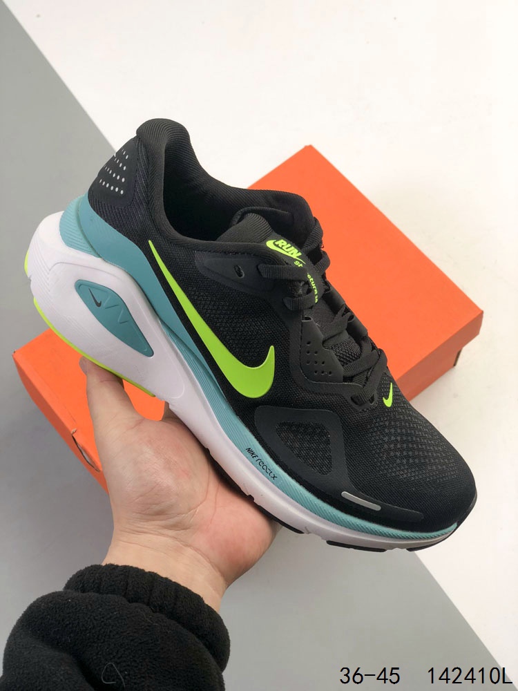 ️2⃣️ 真标带半码! 耐克 Nike Air Zoom Structure 26轻量跑鞋.鞋面采用透气工程网眼材质制作.鞋身整体轻盈舒适透气,鞋子颜色以白灰色为主色调!耐克Logo以银色搭配,整体颜色非常协调,简约风格,让日穿的穿搭更时尚.前掌搭载Air Zoom气垫,中底采用泡棉减震科技. ID:142410L