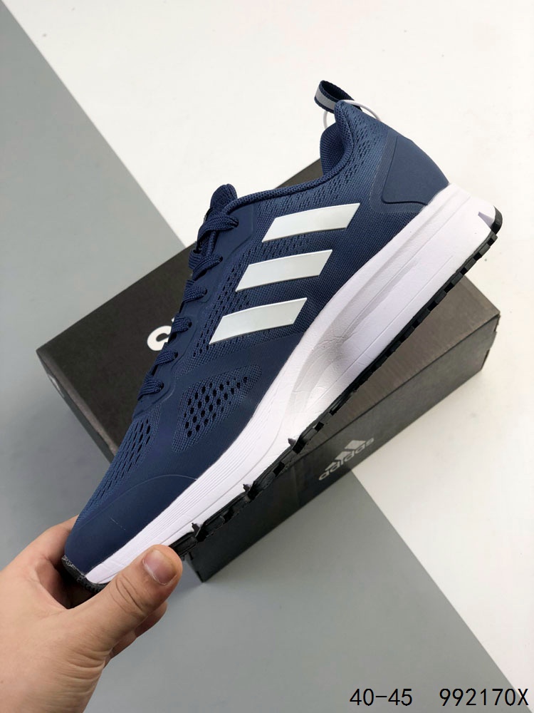 真标带半码 阿迪达斯 Adizero Duramo SL 跑步运动休闲跑步鞋 潮流 织物减震 低帮 碳板跑步鞋 舒适耐磨 低帮跑步鞋 男款,帮助你增强力量、耐力、速度和距离.透气的网眼鞋面与Lightstrike中底搭配,非常轻便、稳定且反应灵敏.Adiwear橡胶外底紧抓住跑道和沥青路,经久耐用.SL2采用了轻质工程网面鞋面,透气性极佳,确保跑者在长时间运动中都能保持舒适.👣其次,大底采用了马牌橡胶材料,并更新了纹路设计,大大提升了抓地力和耐用性,让跑者在不同路面上都能稳稳站立.🏃‍♂️再来看中底,它采用了双层LIGHTSTRIKE 2.0框架和全掌LIGHTSTRIKE PRO材料,为跑者提供了出色的缓冲和能量反馈,有效减少训练疲劳.#泰裤辣 #阿迪达斯 #跑鞋 #ADIZERODURAMOSL 如图 ID:992170X