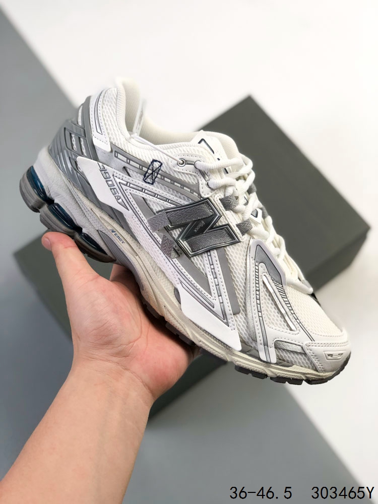 ️ 公司级带半码! 新百伦New Balance 1906 复古跑鞋 小红书爆款 NB1906这双鞋确实是NB家经典复古款式之一,以全新科技诠释,成功打造1906鞋款,鞋面在保持1906基本线条和片层结构的同时,采用更为简洁、流畅的设计语言 ID:303465Y