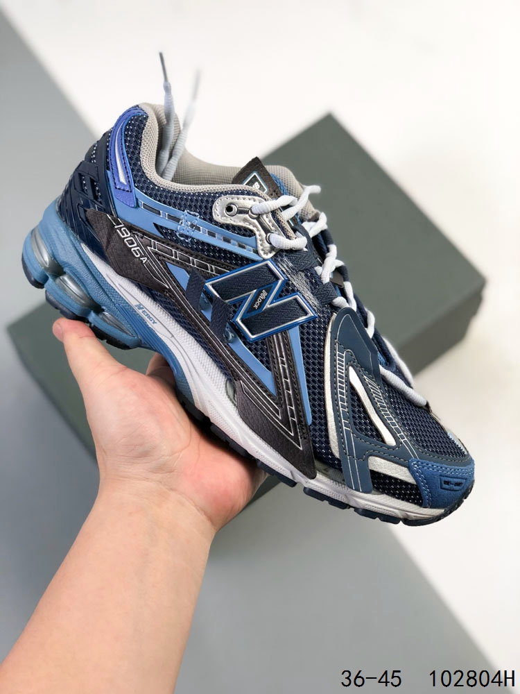 ️ 真标带半码! 新百伦New Balance 1906 复古跑鞋 小红书爆款 NB1906这双鞋确实是NB家经典复古款式之一,以全新科技诠释,成功打造1906鞋款,鞋面在保持1906基本线条和片层结构的同时,采用更为简洁、流畅的设计语言 ID:102804H