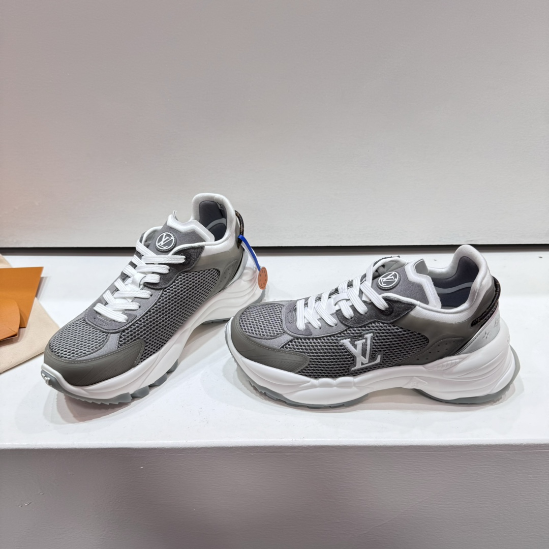 The Best Designer
 Louis Vuitton Shoes Sneakers Splicing Monogram Canvas Rubber LV Circle Casual