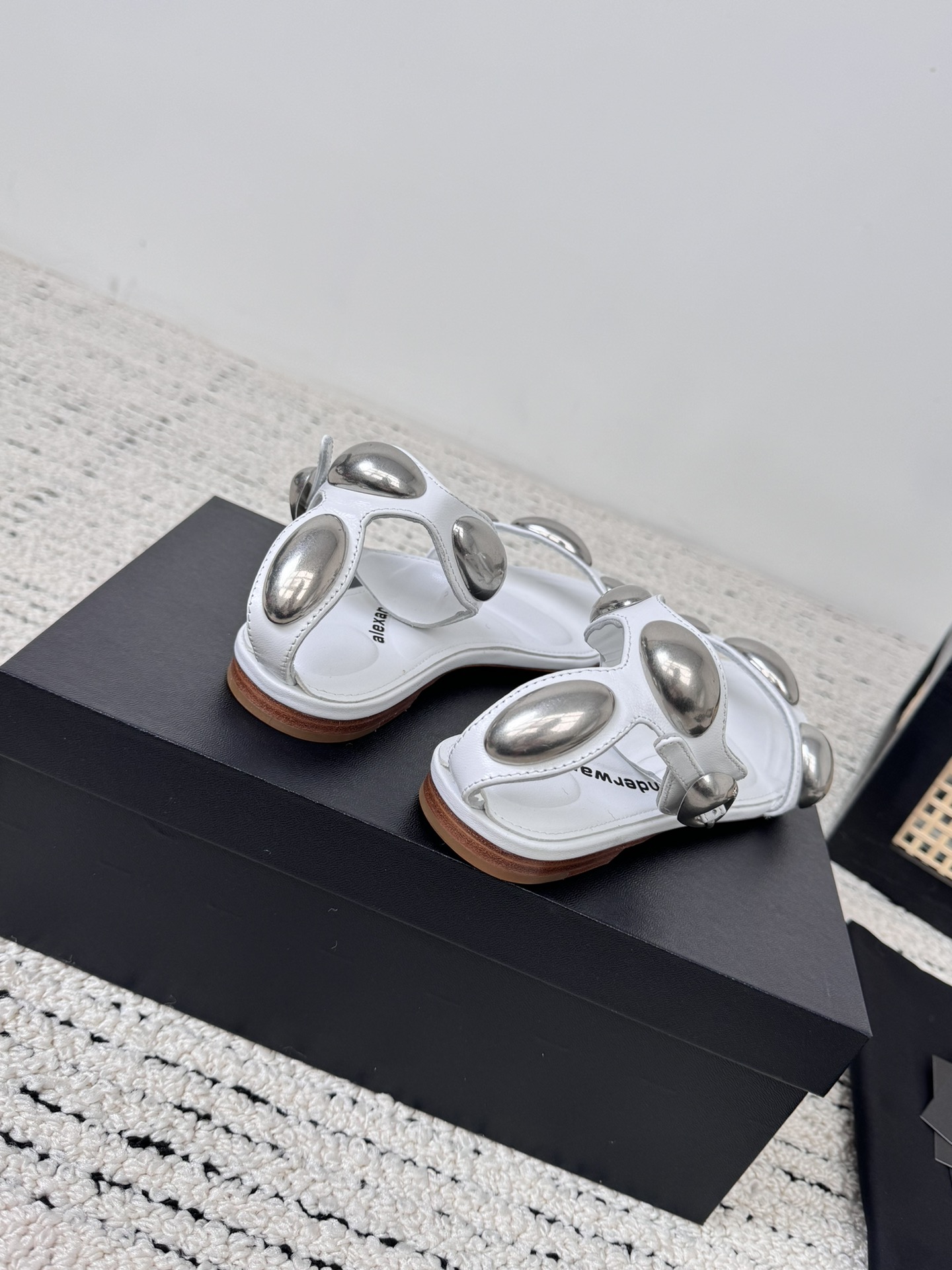 Alexander Wang 平底360 wan* 亚历山大王24/春夏新品dome 平底凉鞋高跟金属扣拖鞋