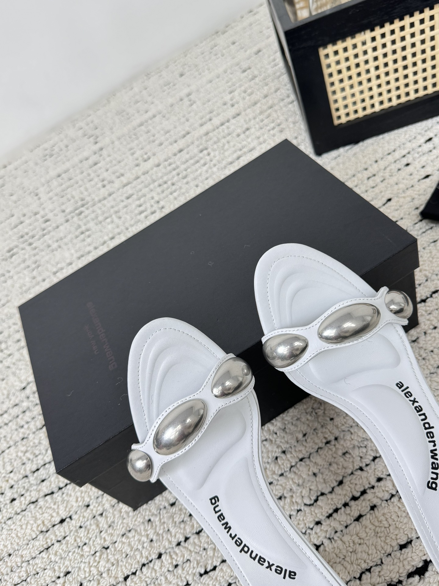 Alexander Wang 高跟360 wan* 亚历山大王24/春夏新品dome 平底凉鞋高跟金属扣拖鞋