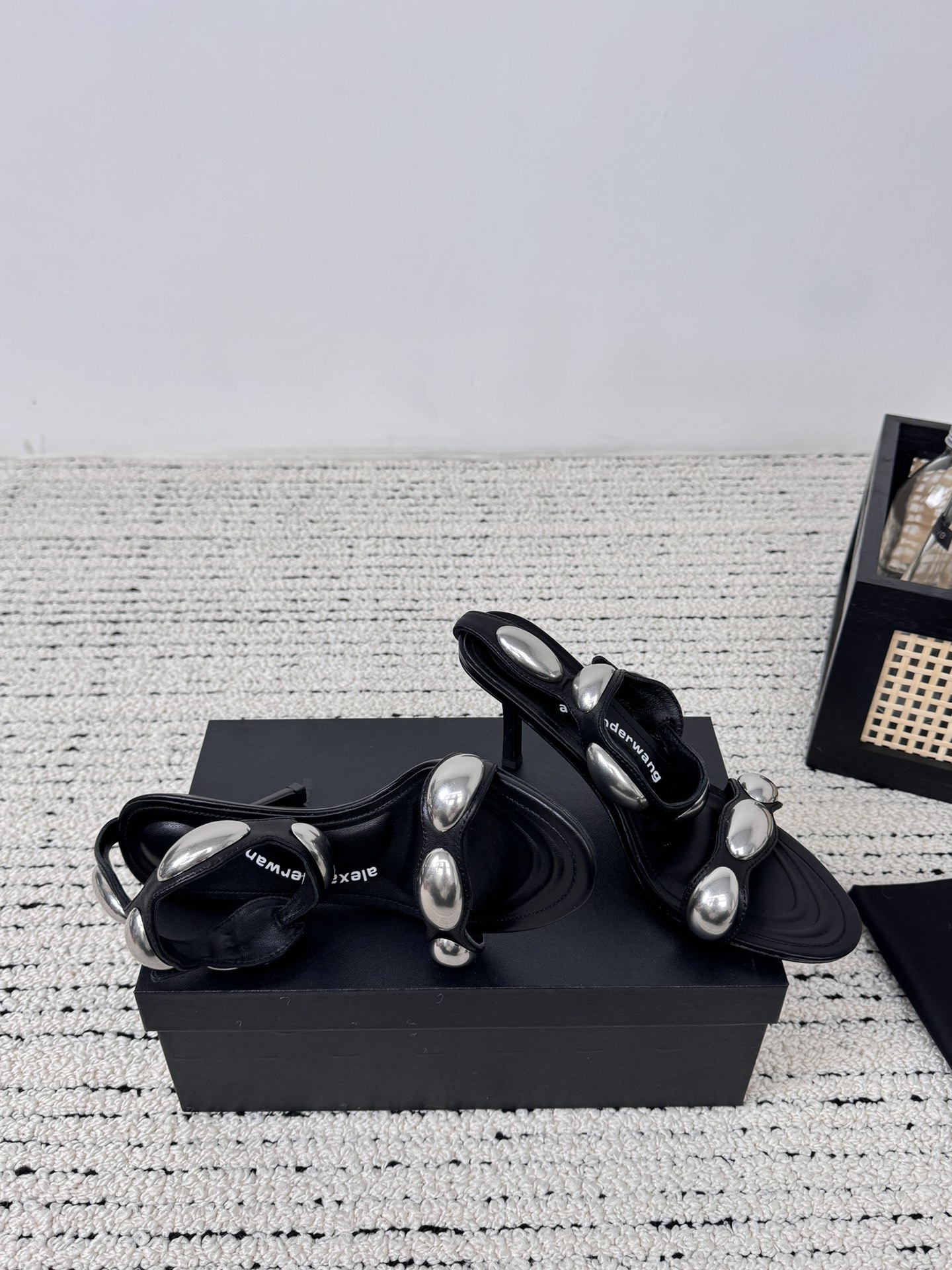 Alexander Wang 高跟360 wan* 亚历山大王24/春夏新品dome 平底凉鞋高跟金属扣拖鞋