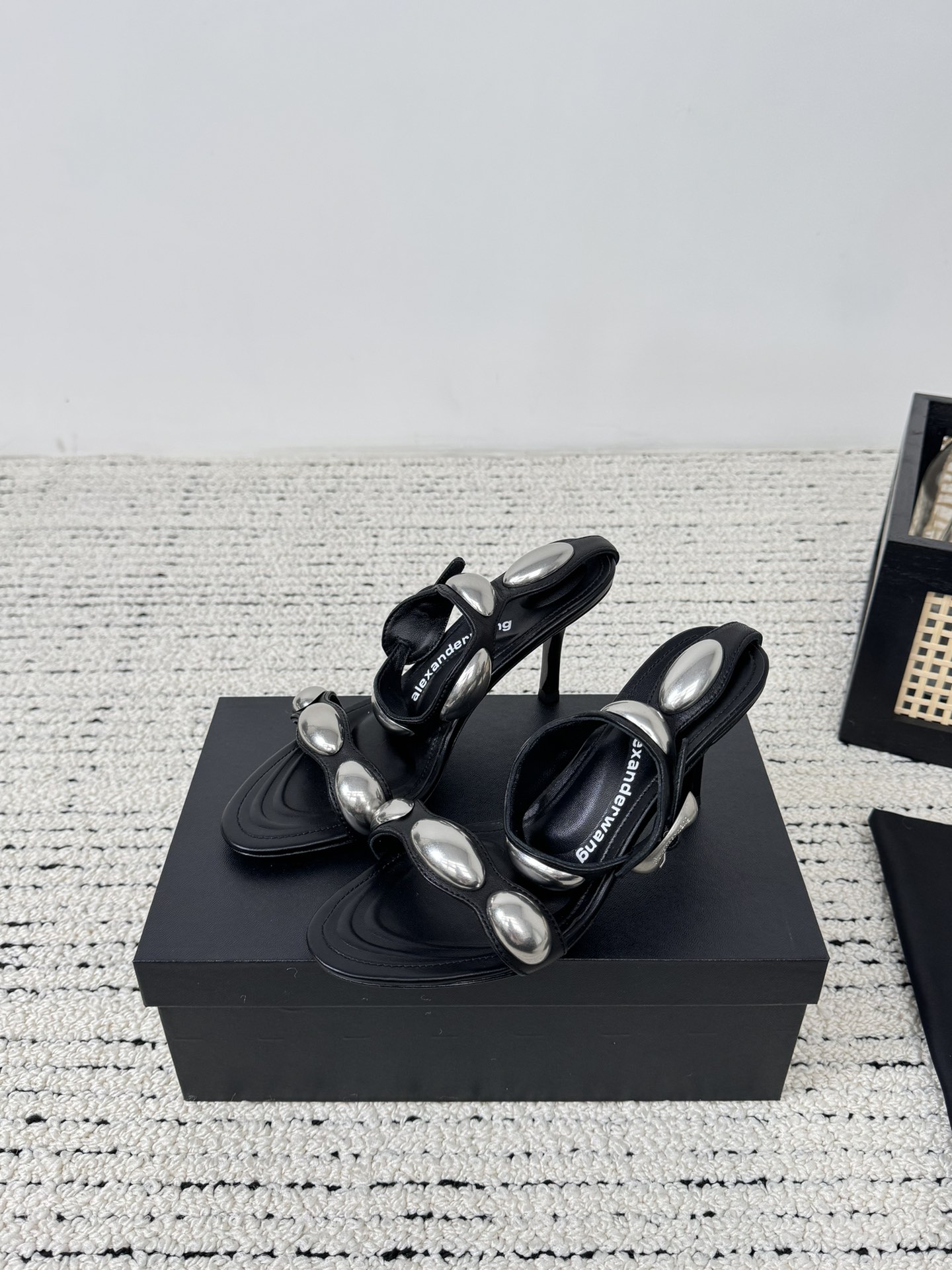 Alexander Wang 高跟360 wan* 亚历山大王24/春夏新品dome 平底凉鞋高跟金属扣拖鞋
