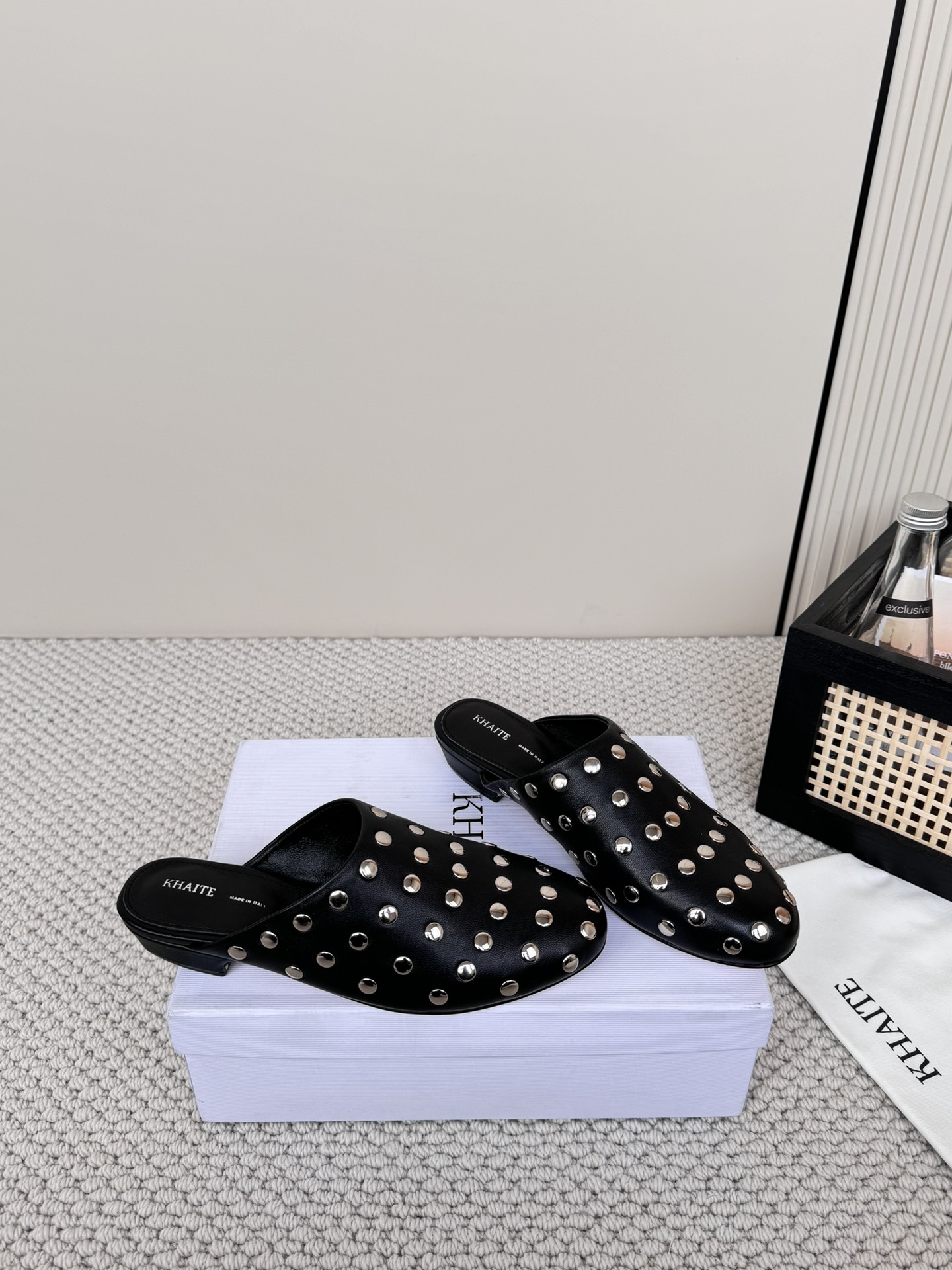 “Contemporary and Comfortable: Khaite’s Fresh Spring and Summer Collection” - 图片 4