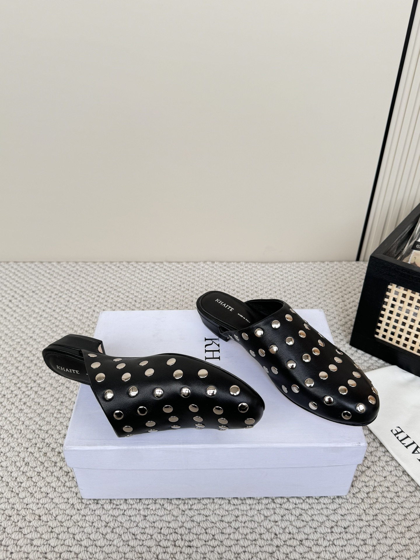 “Contemporary and Comfortable: Khaite’s Fresh Spring and Summer Collection” - 图片 3