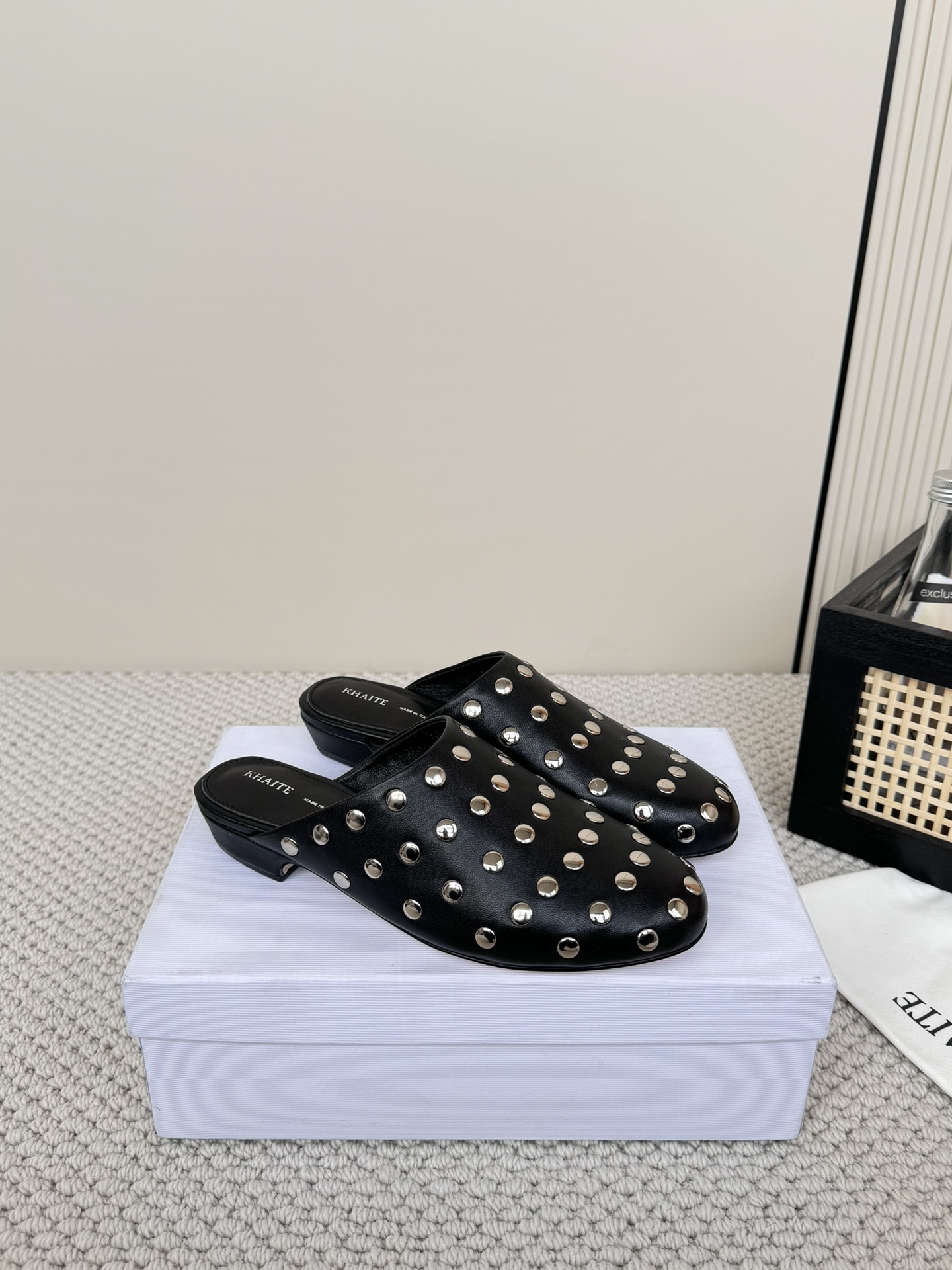 “Contemporary and Comfortable: Khaite’s Fresh Spring and Summer Collection” - 图片 2