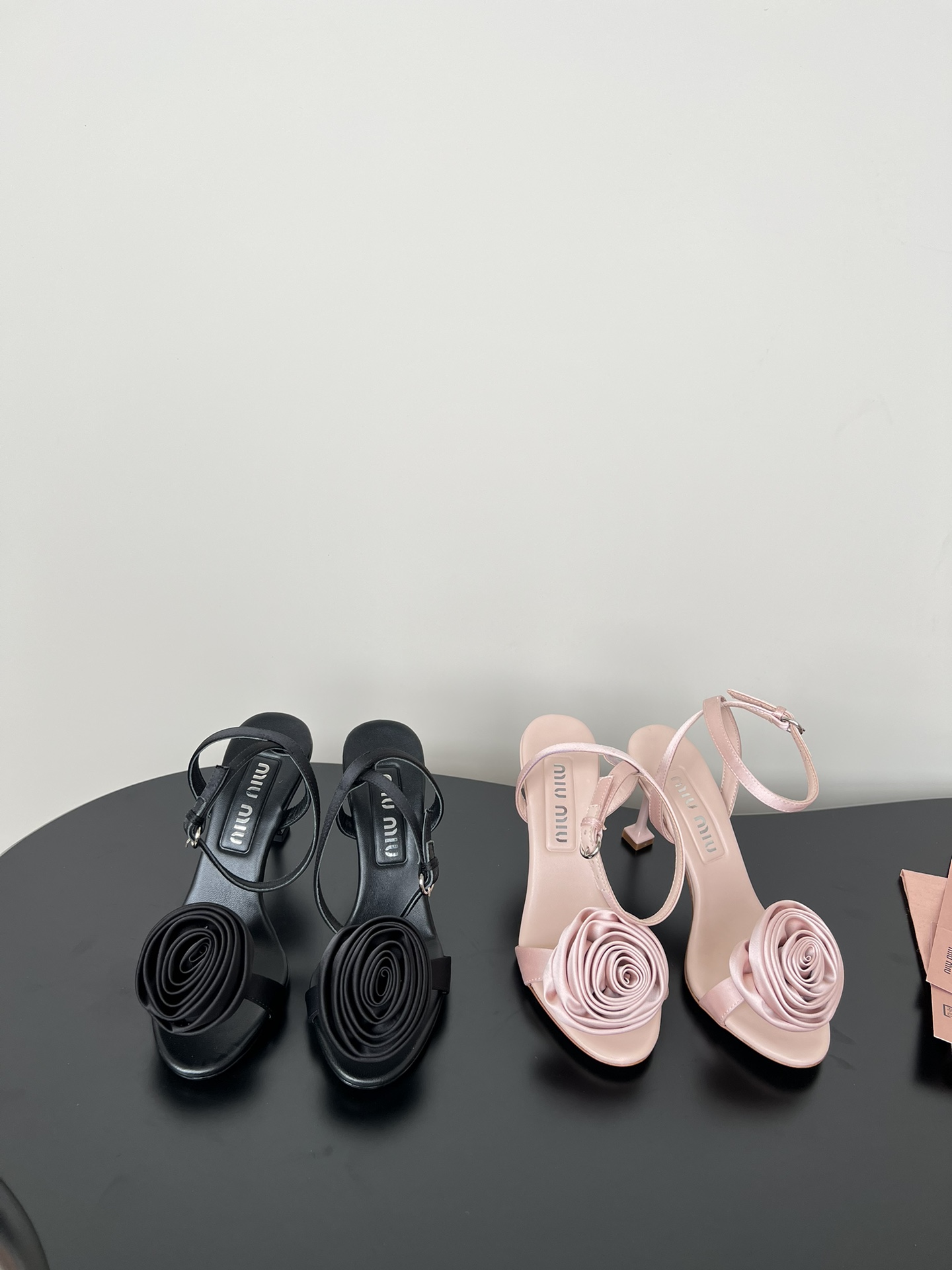 ▪Imagen de combinación de sandalias.