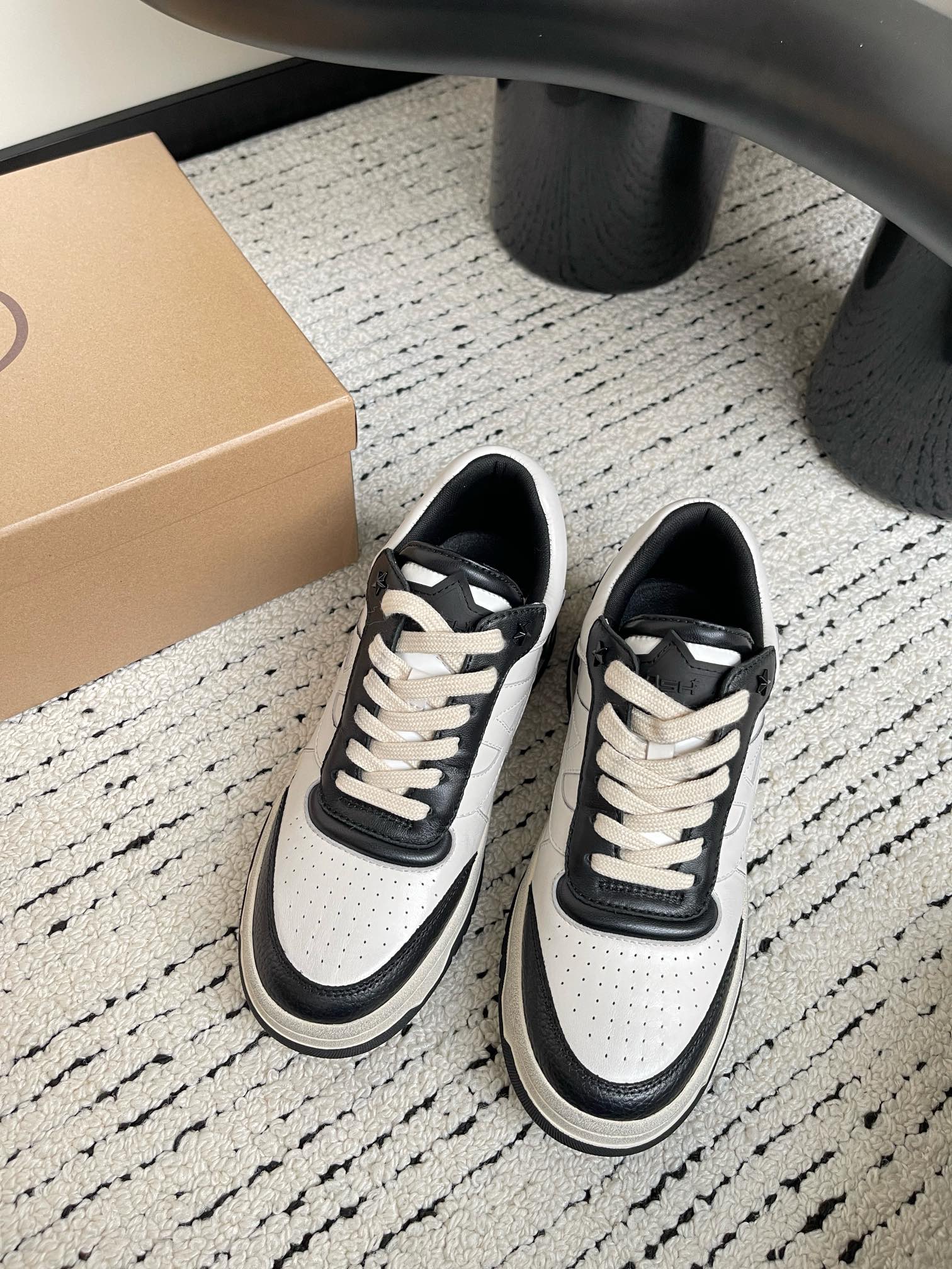 “825 ASH Ace 2024s: New White Sneakers with Comfy Soles for Small Feet” - 图片 6