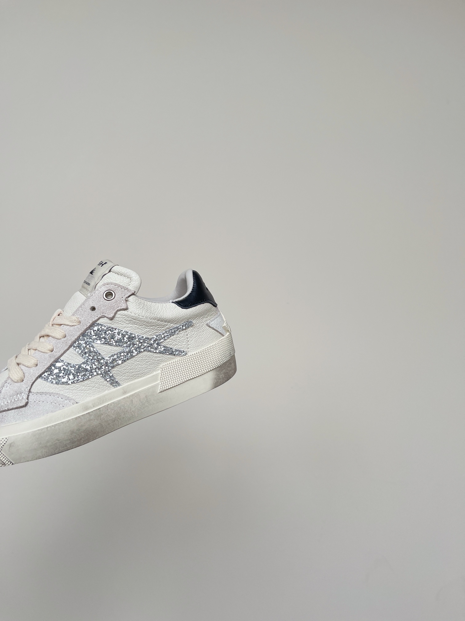 Moonlight Series Sneakers: Original, Handmade, Stylish Shoes for Women - 图片 8