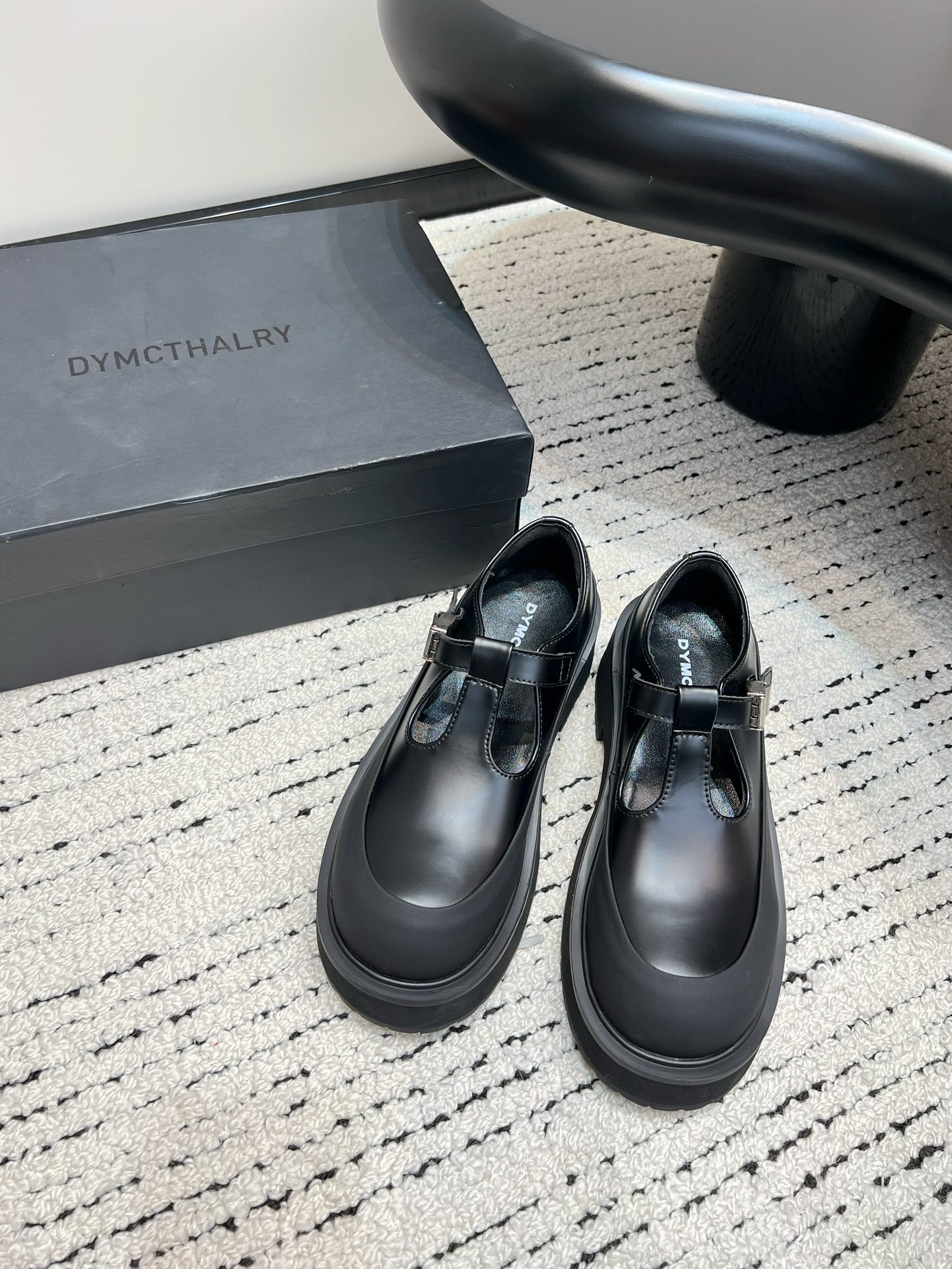DYMONLATERY Designer’s 2024 Black Series Big Head Shoes: Luxury Comfort and Style - 图片 6