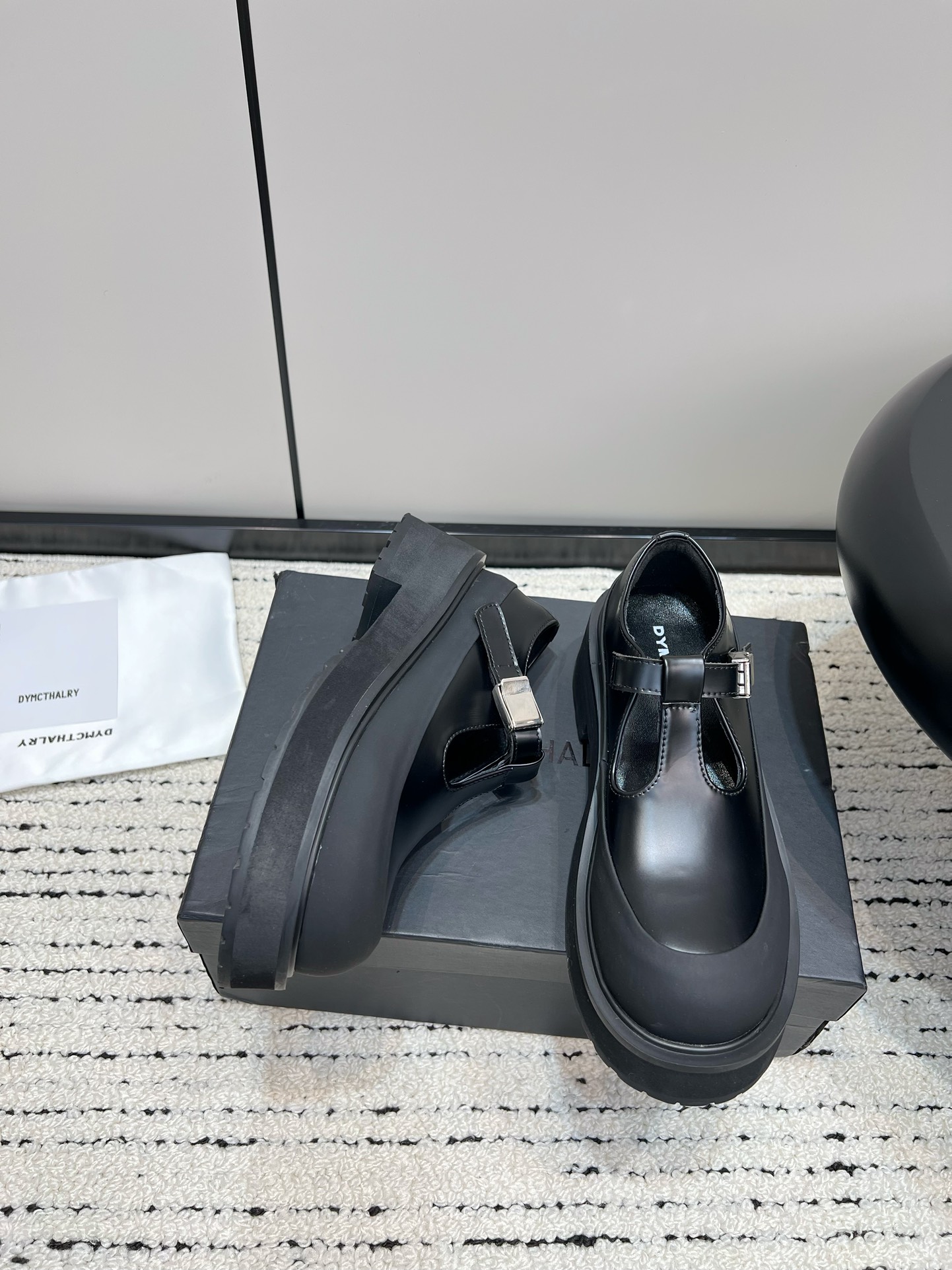 DYMONLATERY Designer’s 2024 Black Series Big Head Shoes: Luxury Comfort and Style - 图片 3