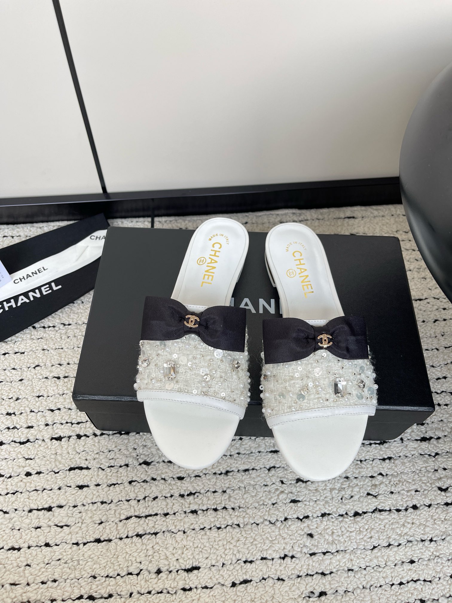 Chanel Sapatos Sandálias Chinelos Couro genuíno Pele de carneiro Colecção Verão