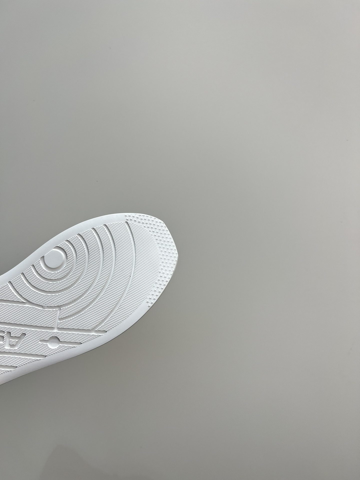 ASH New Retro White Sneakers with Thick Bottoms: Stylish and Comfortable Footwear - 图片 9