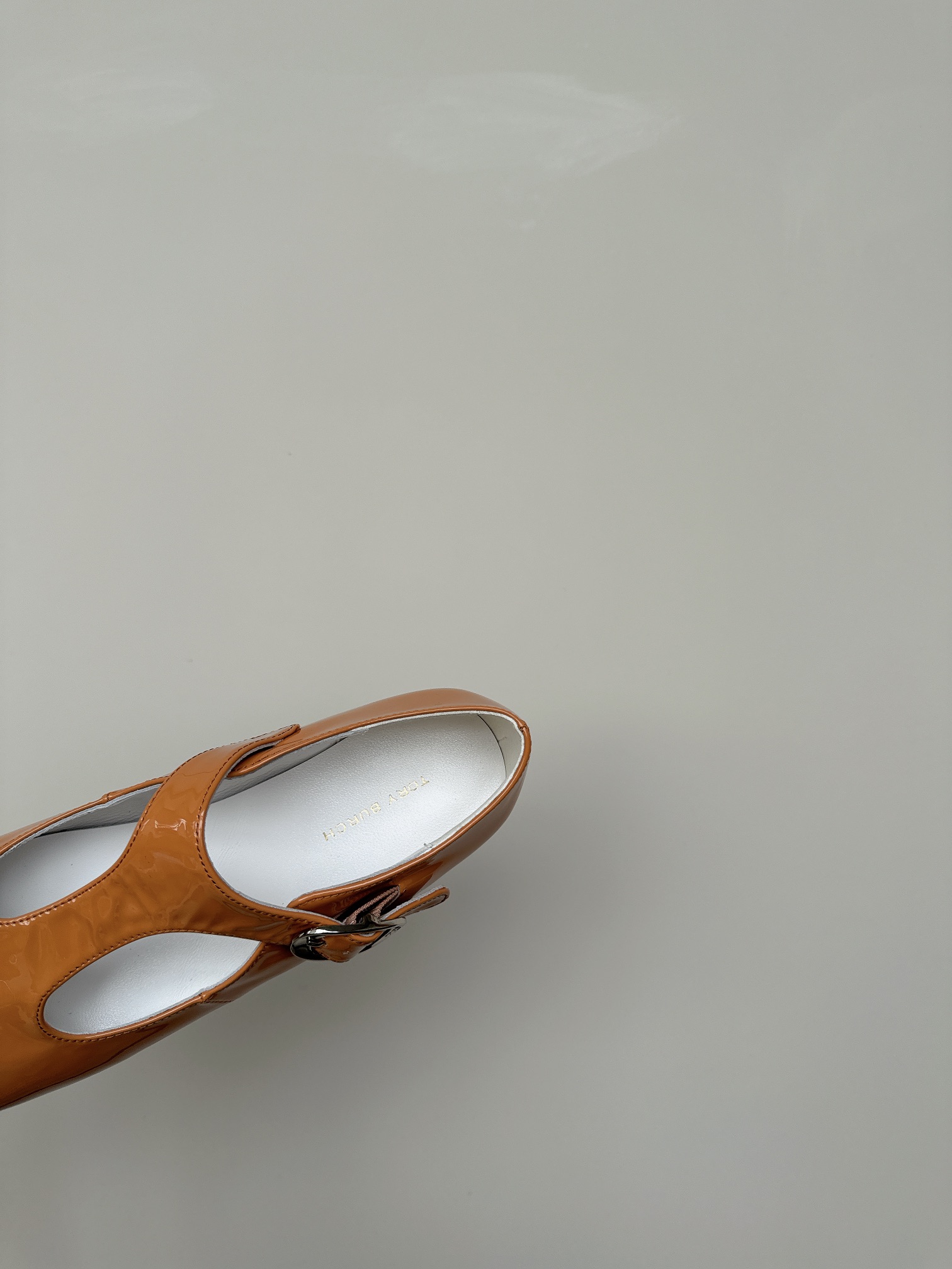 Tory Burch 2024 Shoe Collection: Sheepskin Ballet Flats with Real Leather Sole - 图片 8