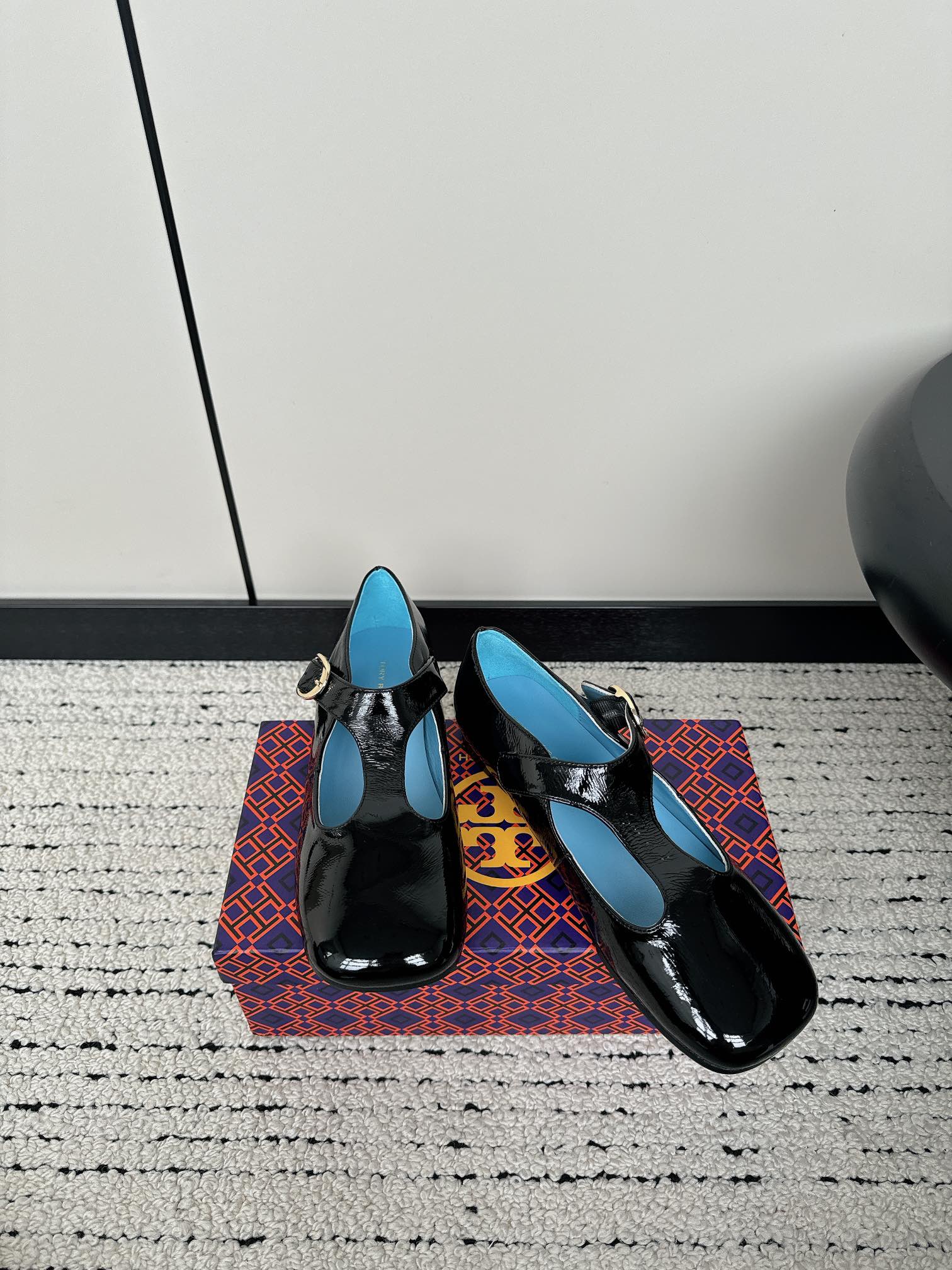 Tory Burch 2024 Shoe Collection: Ballet Flats in Sheepskin and Leather - 图片 2