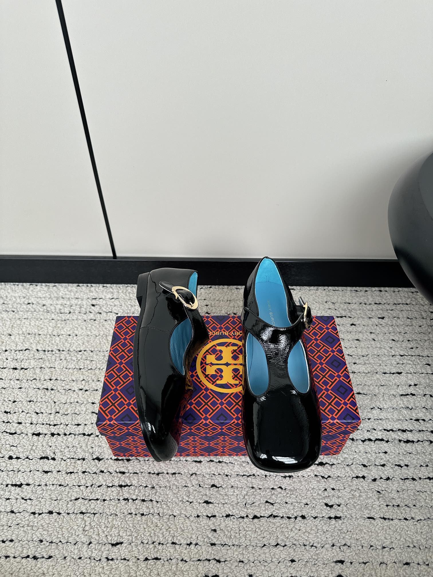 Tory Burch 2024 Shoe Collection: Ballet Flats in Sheepskin and Leather - 图片 3