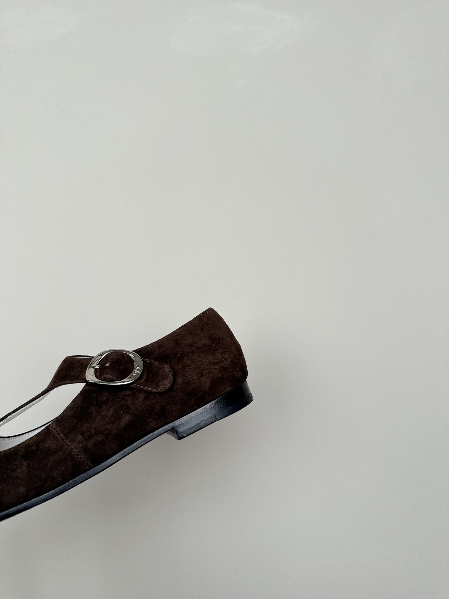 Tory Burch 2024 Shoe Collection: Luxe Ballet Flats in Sheepskin and Leather - 图片 7