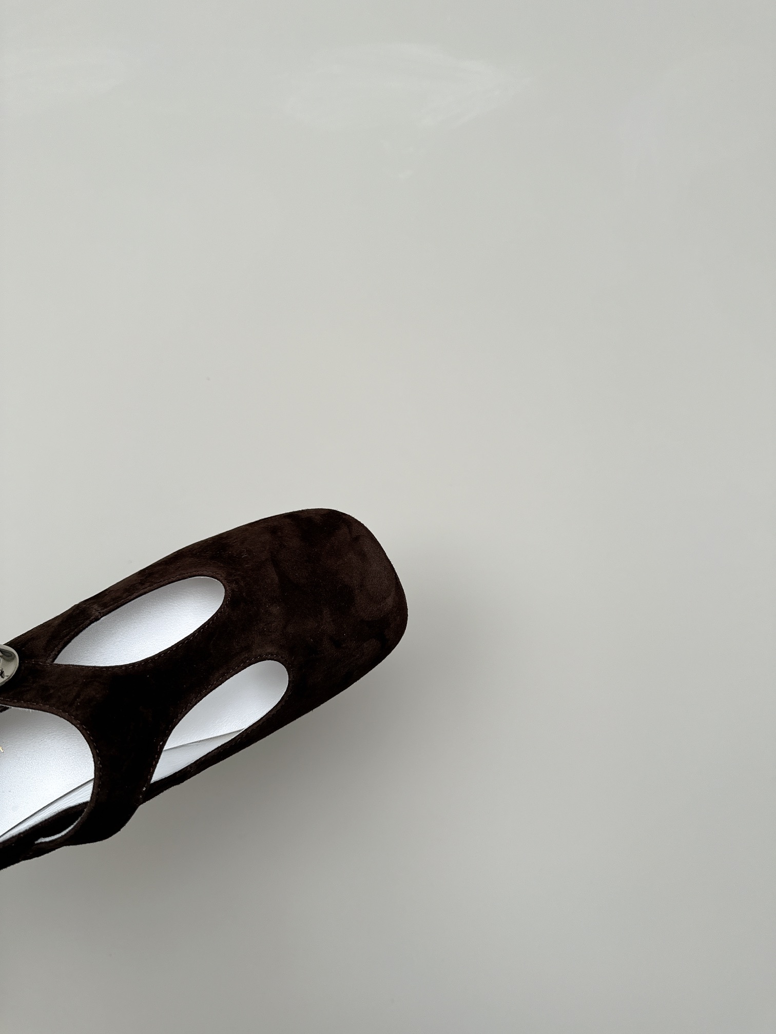 Tory Burch 2024 Shoe Collection: Luxe Ballet Flats in Sheepskin and Leather - 图片 8