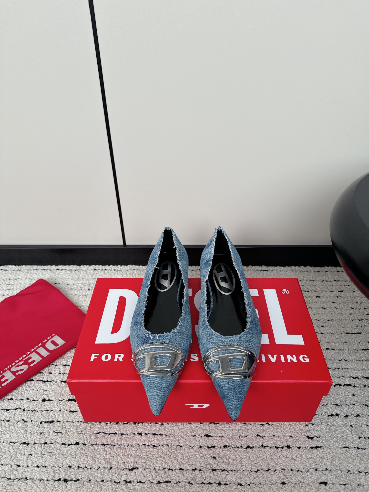 Trendy Diesel Clothing and Footwear for Spring and Summer - 图片 1