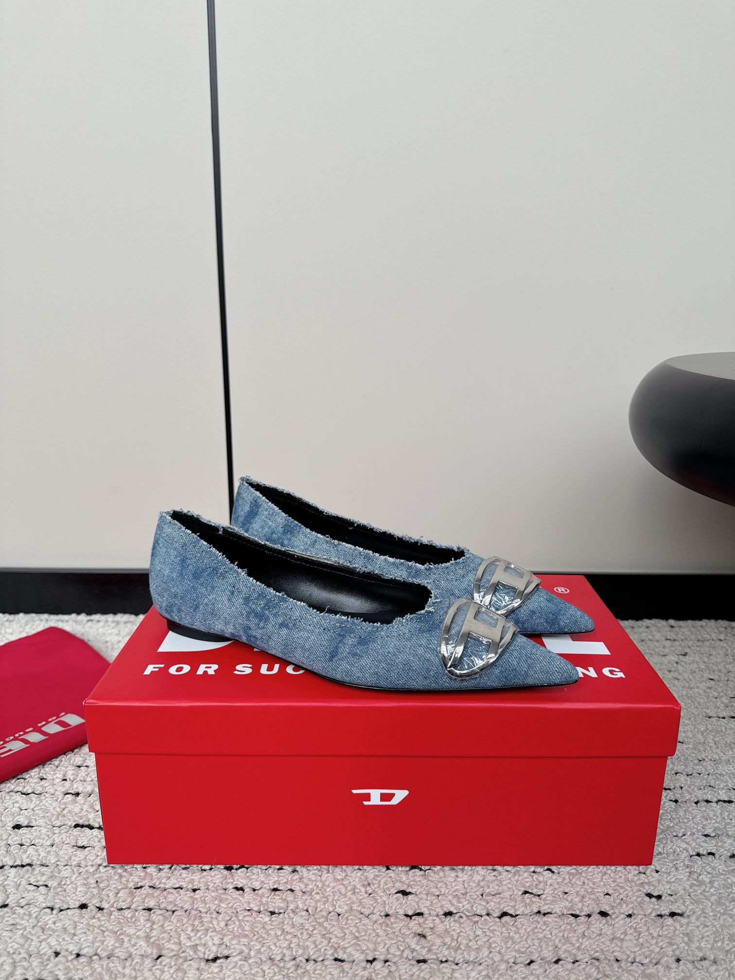 Trendy Diesel Clothing and Footwear for Spring and Summer - 图片 4