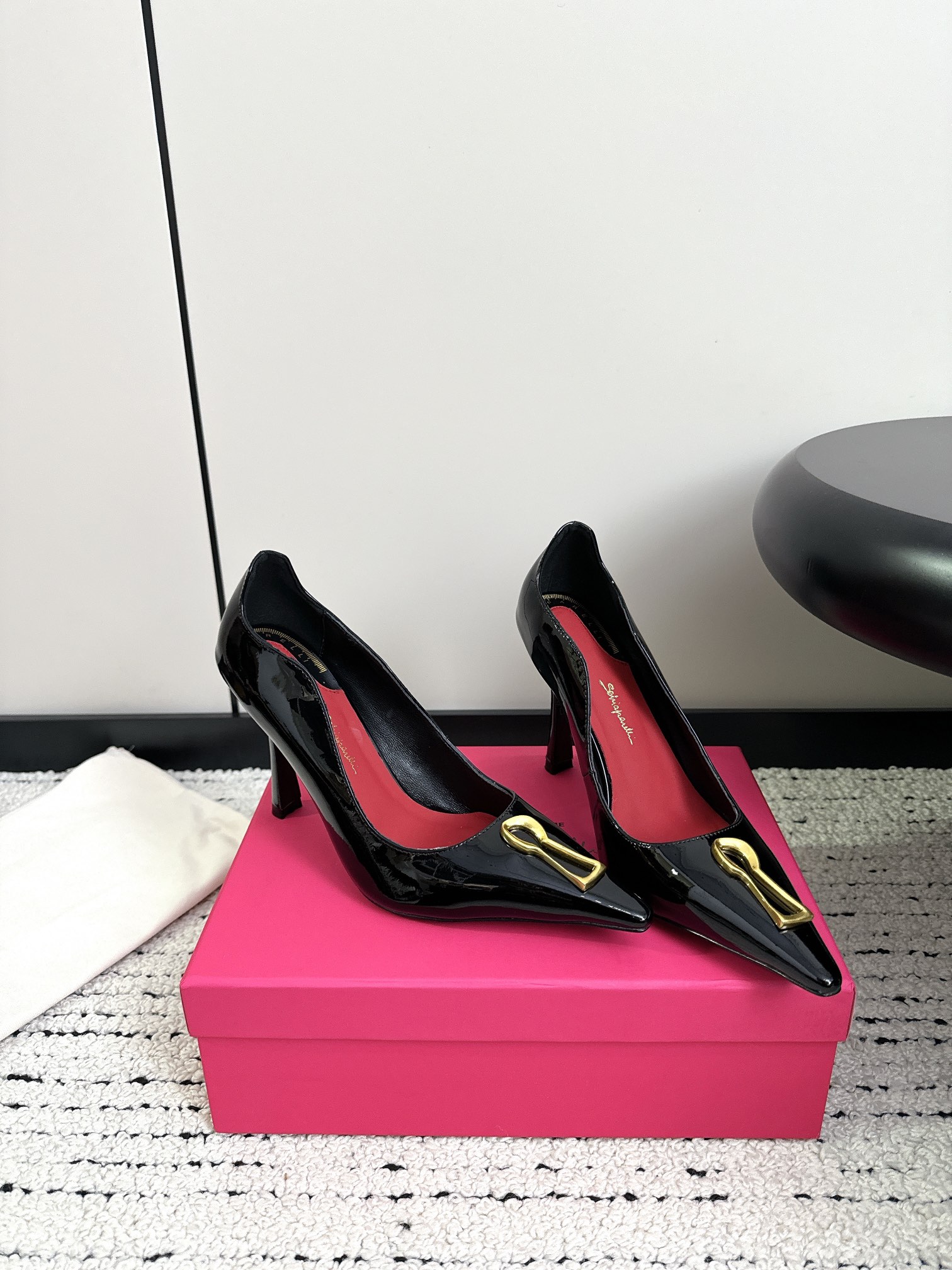Fashion Icon: Elsa Schiaparelli’s Unique Shoe Designs - 图片 2