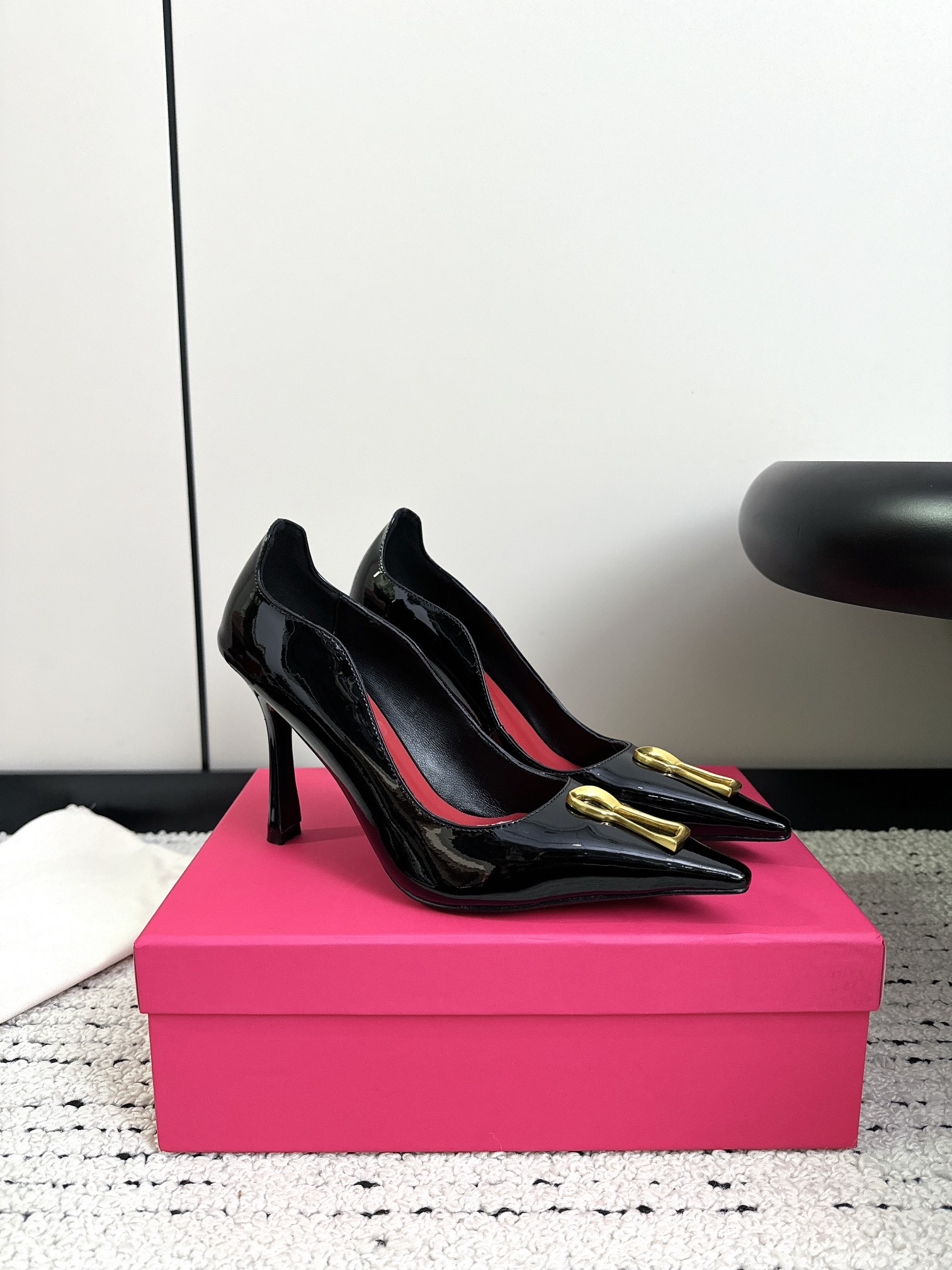 Fashion Icon: Elsa Schiaparelli’s Unique Shoe Designs - 图片 4