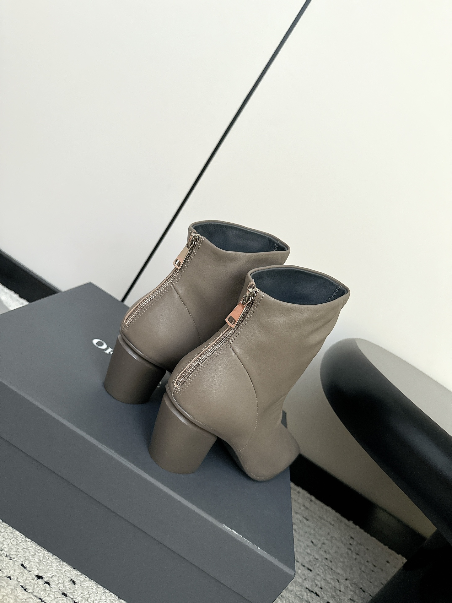 Officine Creative Winter Hand-Made Short Boots: Stylish Retrograde Leather Footwear - 图片 5