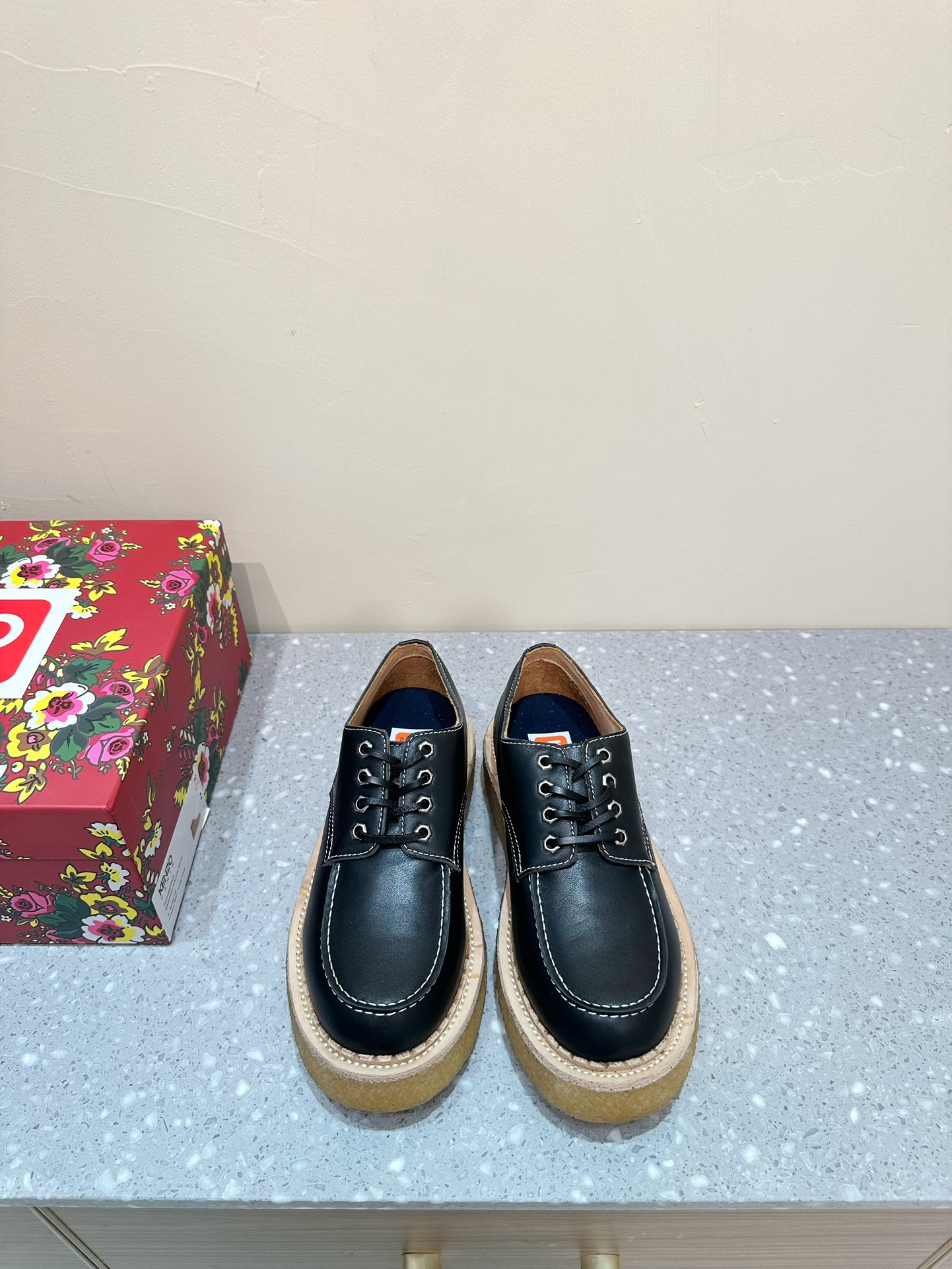 KENZO Leaf Shoes: Unisex Kangaroo Shoes with Thick Bottom Bands and Geisha-Inspired Design - 图片 5