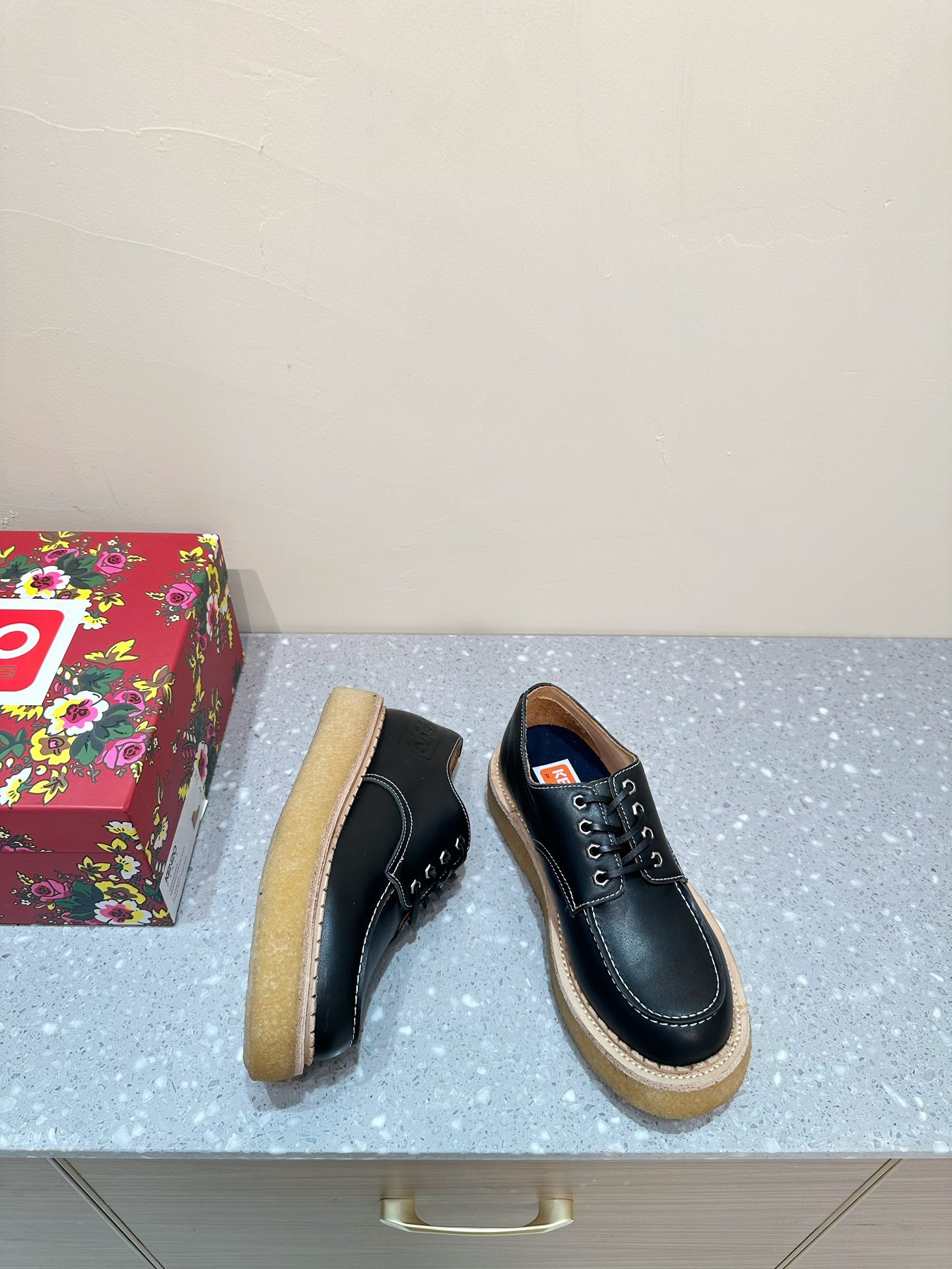 KENZO Leaf Shoes: Unisex Kangaroo Shoes with Thick Bottom Bands and Geisha-Inspired Design - 图片 2