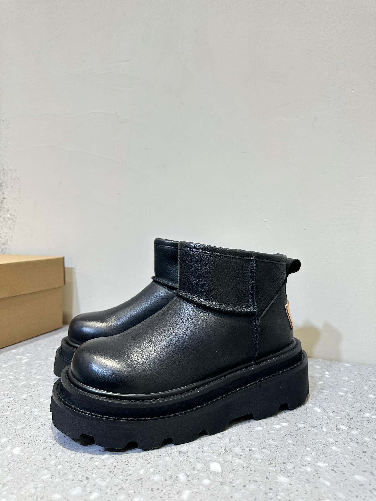 [UGG Women